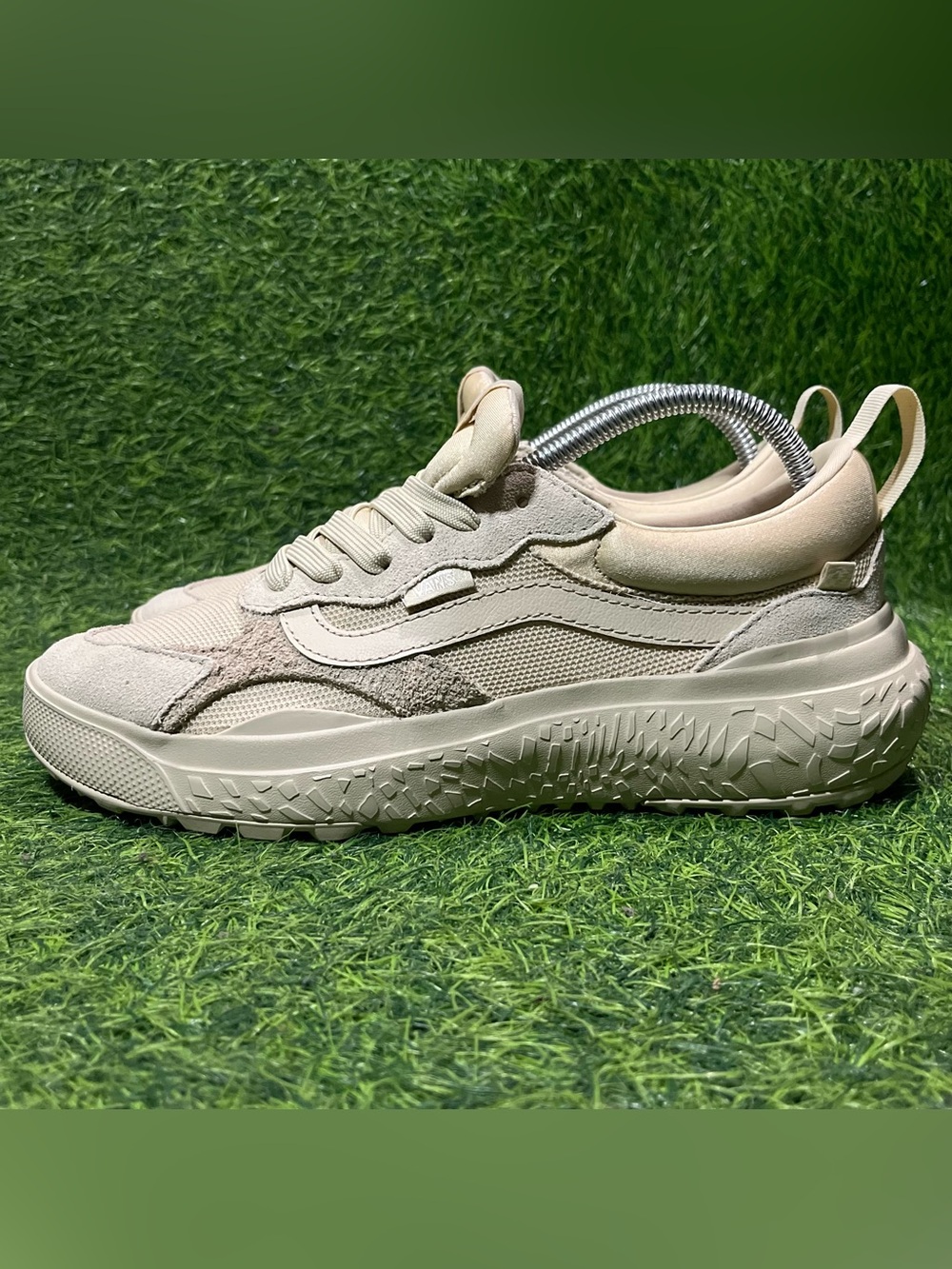 NWOT Vans UltraRange Neo Vr3 Cush in Beige - Women’s 9.5/Men’s 8